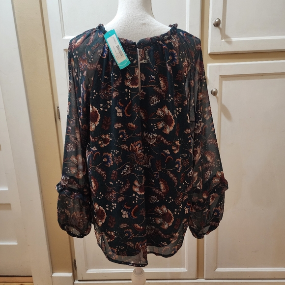 Kayleigh Brynlee Hardware Blouse NWT - Picture 9 of 14